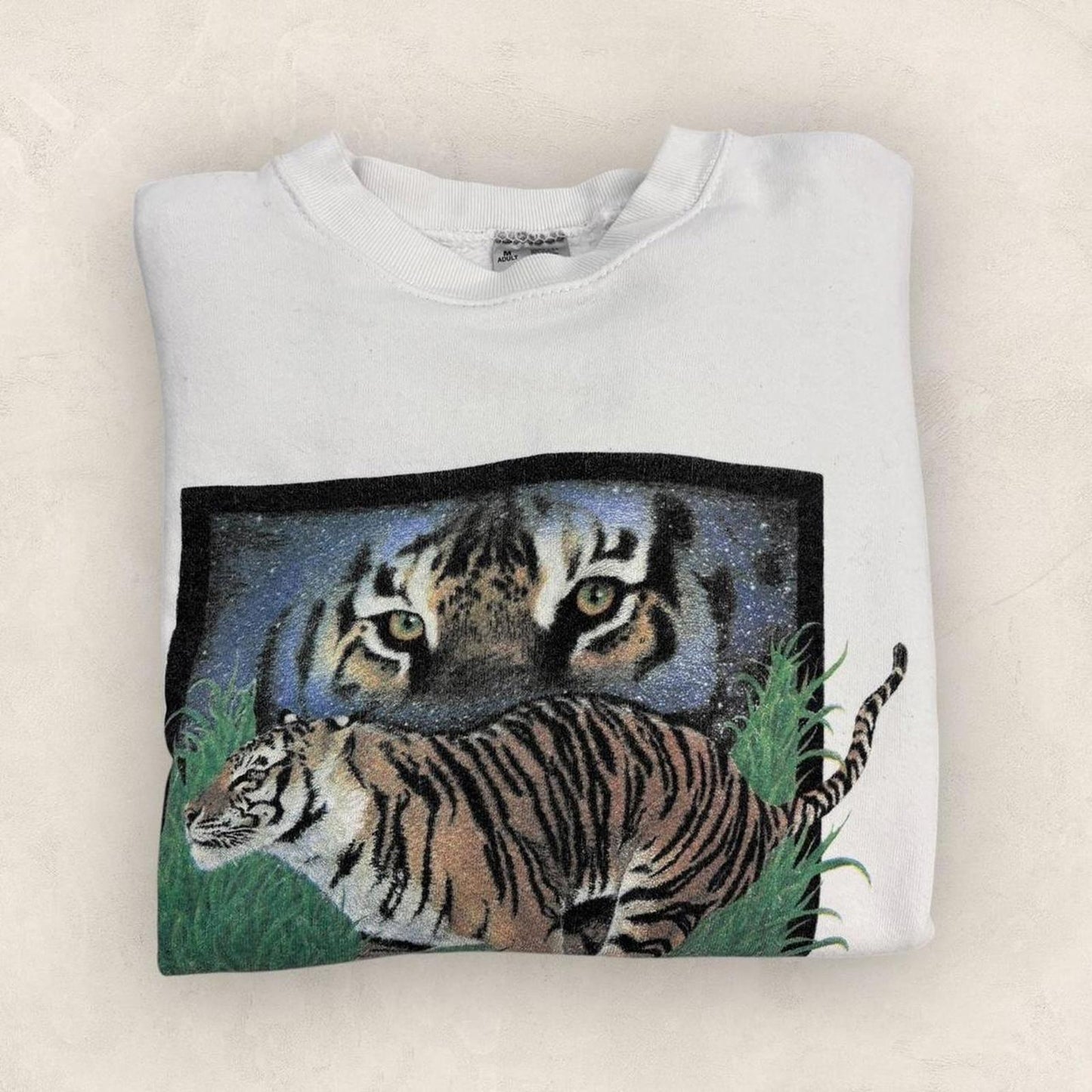 Vintage 90s USA tigers power and grace nature wildlife graphic sweatshirt