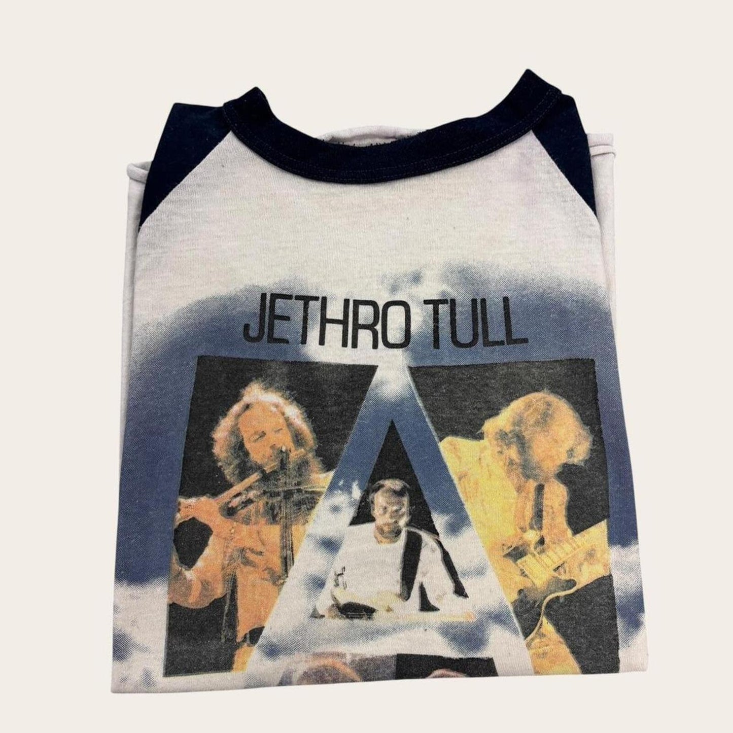 Vintage 80s Jethro Tull in concert rock music raglan band t-shirt