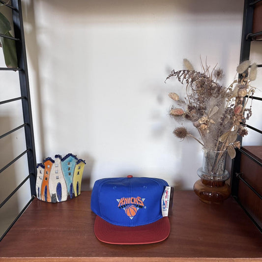 Vintage 90s USA New York Knicks NBA basketball dead stock cap