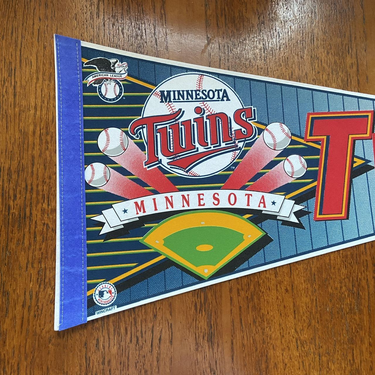 Vintage 90s USA Minnesota Twins Major League Baseball MLB felt pennant