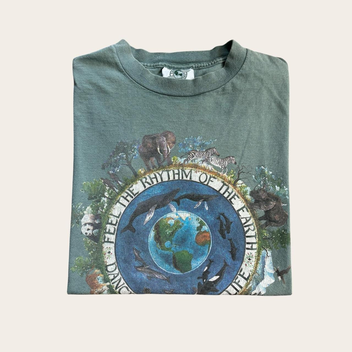 Vintage 90s USA feel the rhythm of the Earth nature wildlife animal t-shirt