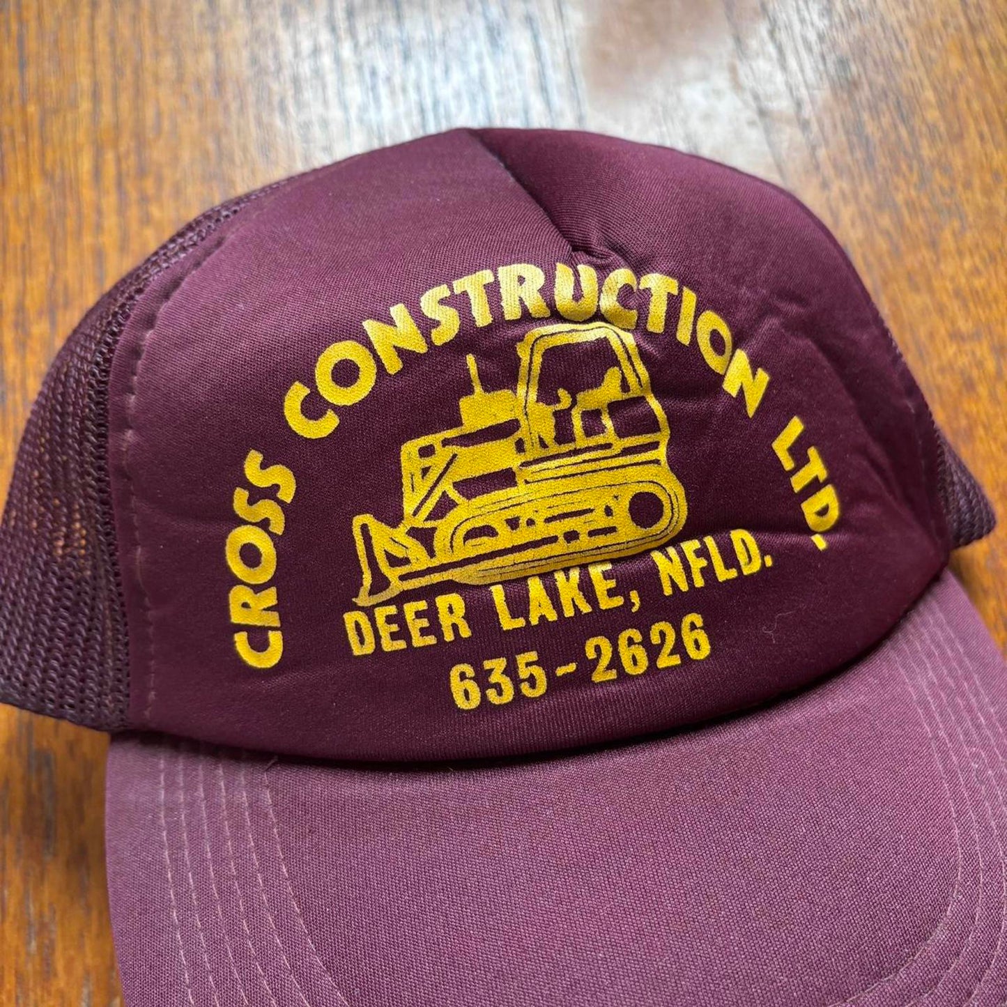 Vintage 90s Cross construction Newfoundland Canada workwear trucker cap