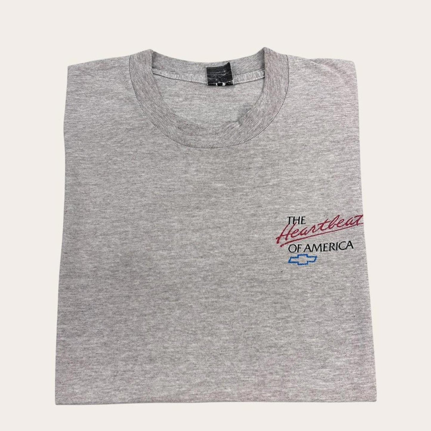 Vintage 90s USA Chevrolet automobile the heartbeat of America graphic t-shirt