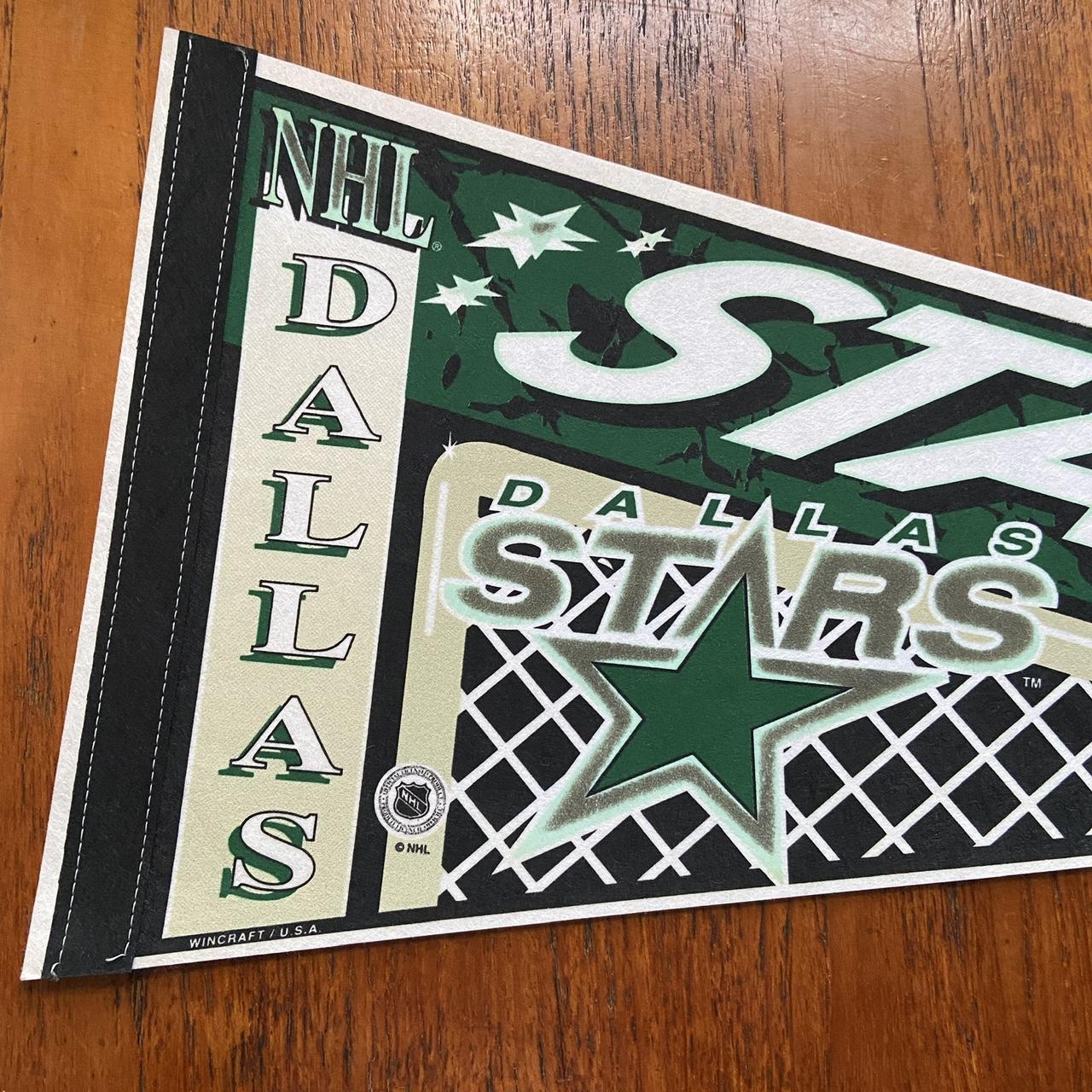 Vintage 90s USA Dallas Stars NHL ice hockey felt pennant