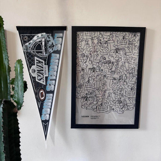 Vintage 90s USA Los Angeles Kings NHL ice hockey felt pennant