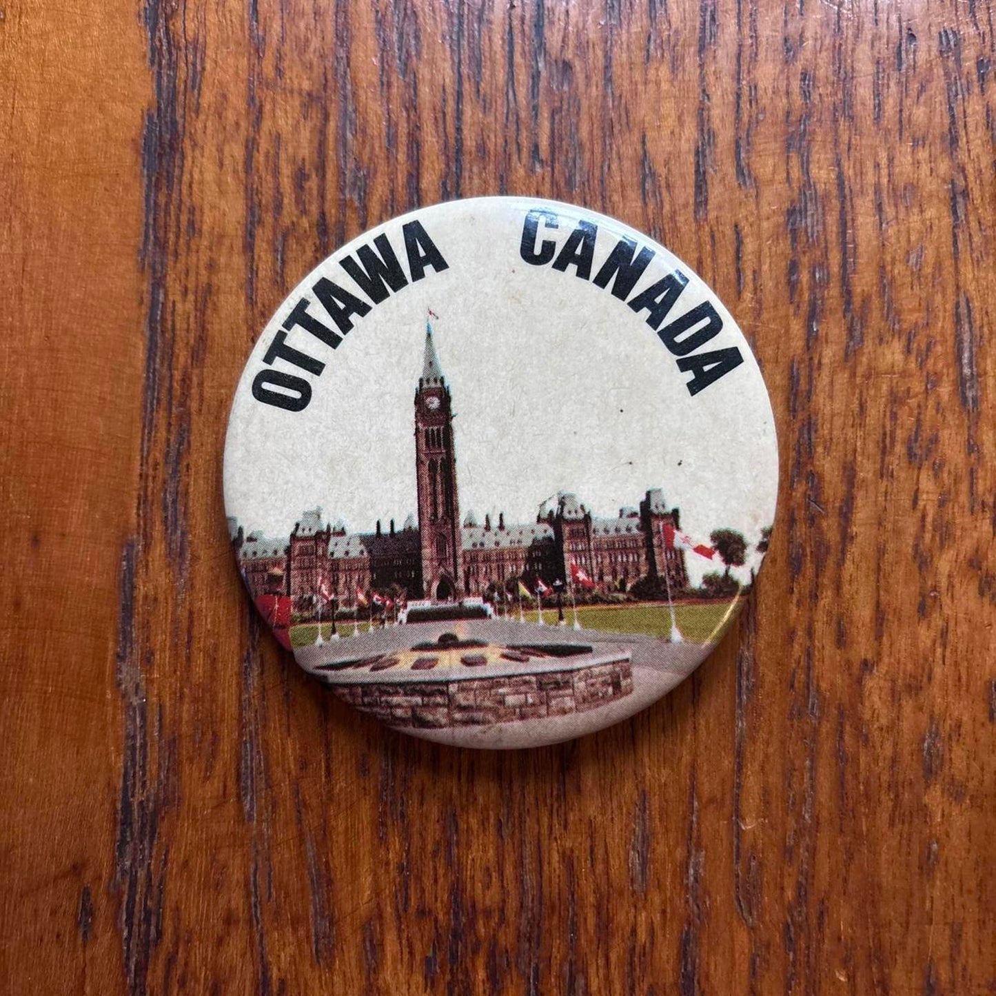 Vintage 90s Ottawa Canada promotional tourist pin badge