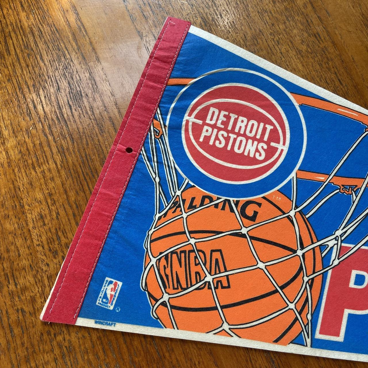 Vintage 90s USA Detroit Pistons basketball NBA pennant