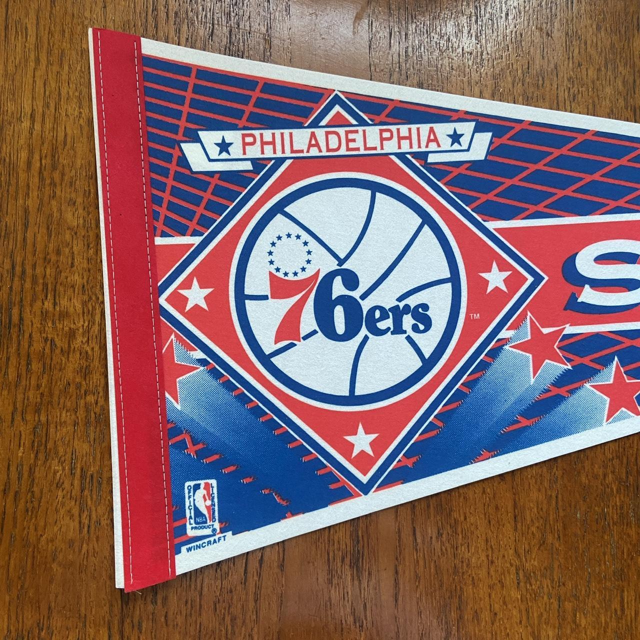 Vintage 90s USA Philadelphia 76ers NBA basketball felt pennant