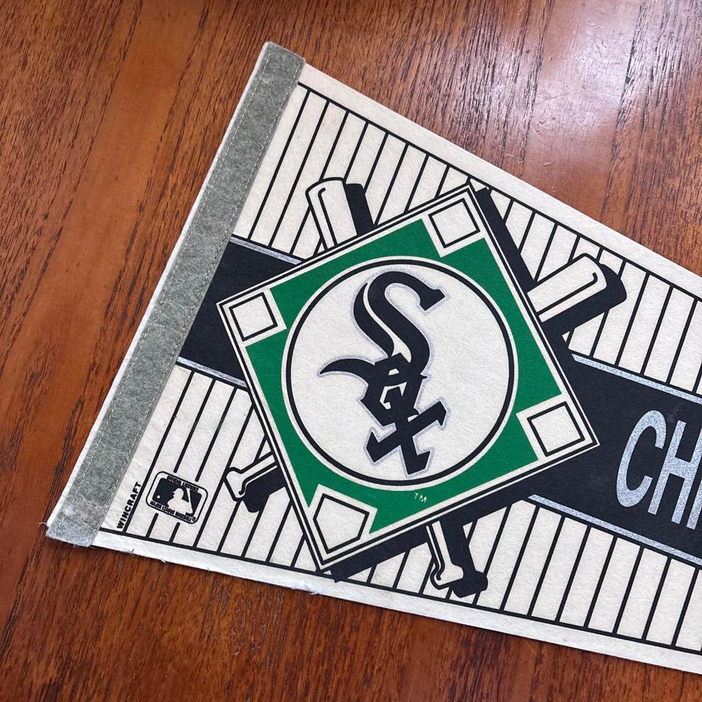 Vintage 90s USA Chicago White Sox MLB major league baseball felt pennant