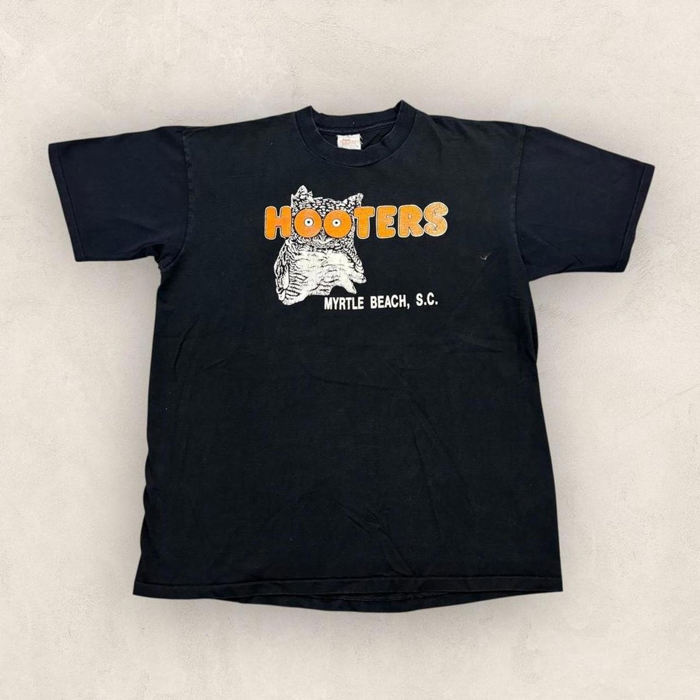 Vintage 90s USA Hooters bar restaurant Myrtle Beach South Carolina t-shirt