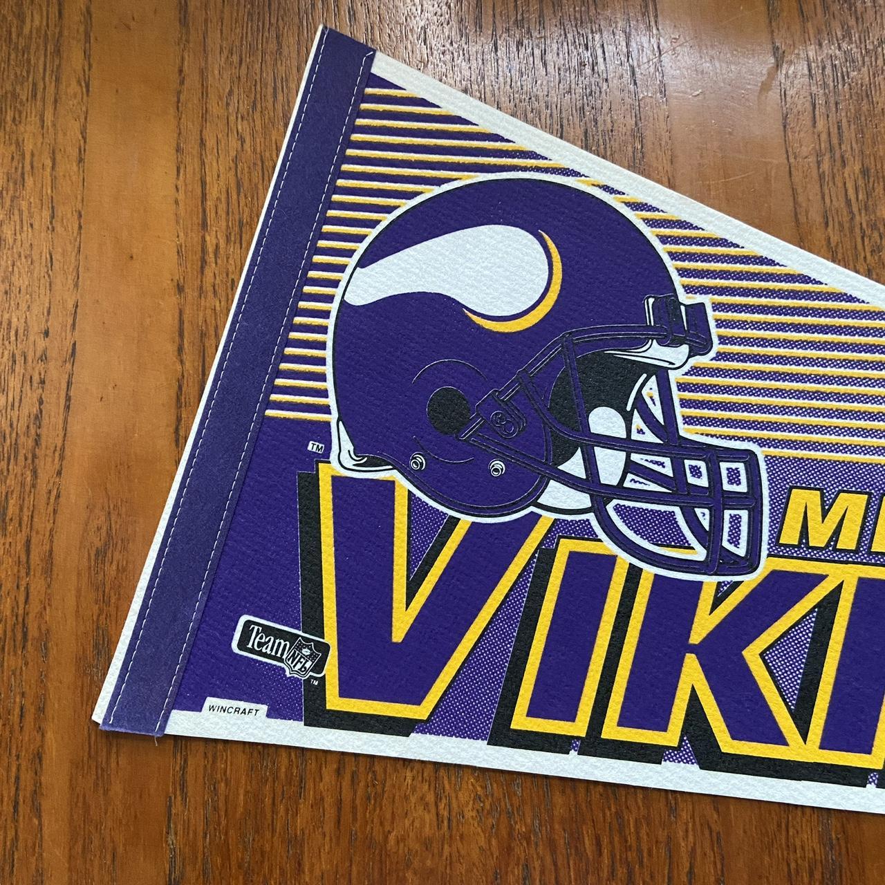 Vintage 90s USA Minnesota Vikings NFL American Football felt pennant