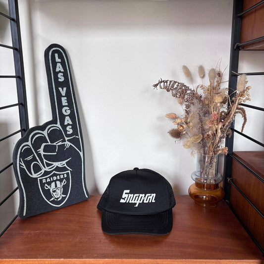 Vintage 90s USA Snap-on Tools construction workwear graphic trucker cap