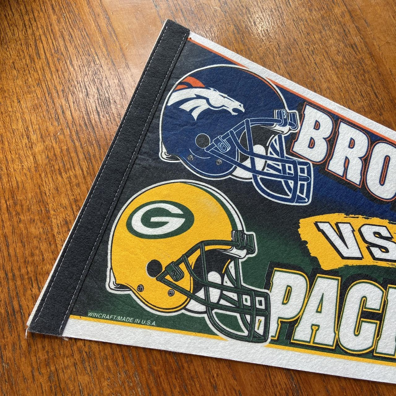 Vintage 90s USA Super Bowl 32 Broncos vs Packers NFL American Football felt pennant