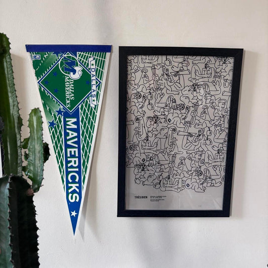 Vintage 90s USA Dallas Mavericks basketball NBA pennant