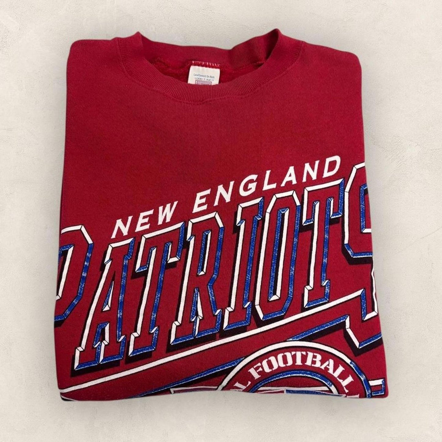 Vintage 90s USA New England Patriots NFL American Football graphic sweatshirt