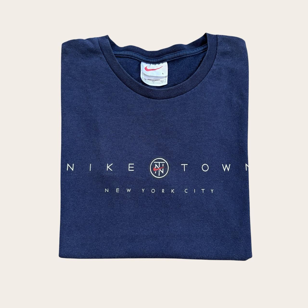 Vintage Y2K Nike Town New York City department store t-shirt