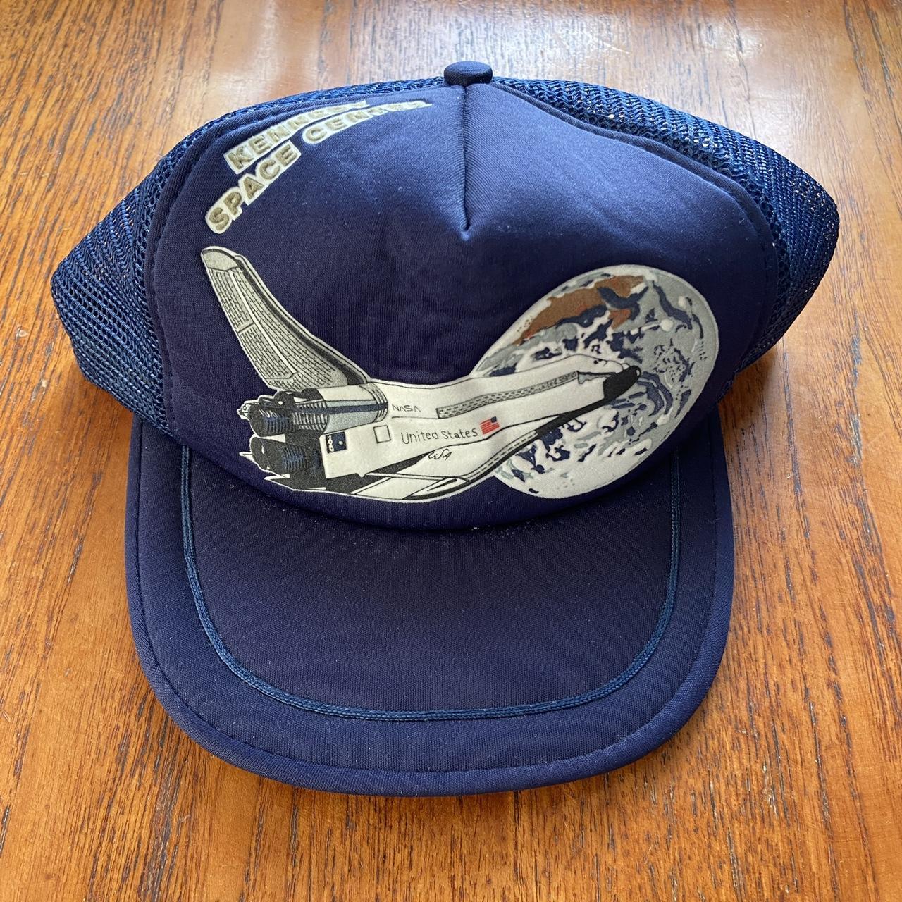 Vintage 90s USA Kennedy Space Center NASA space exploration trucker cap