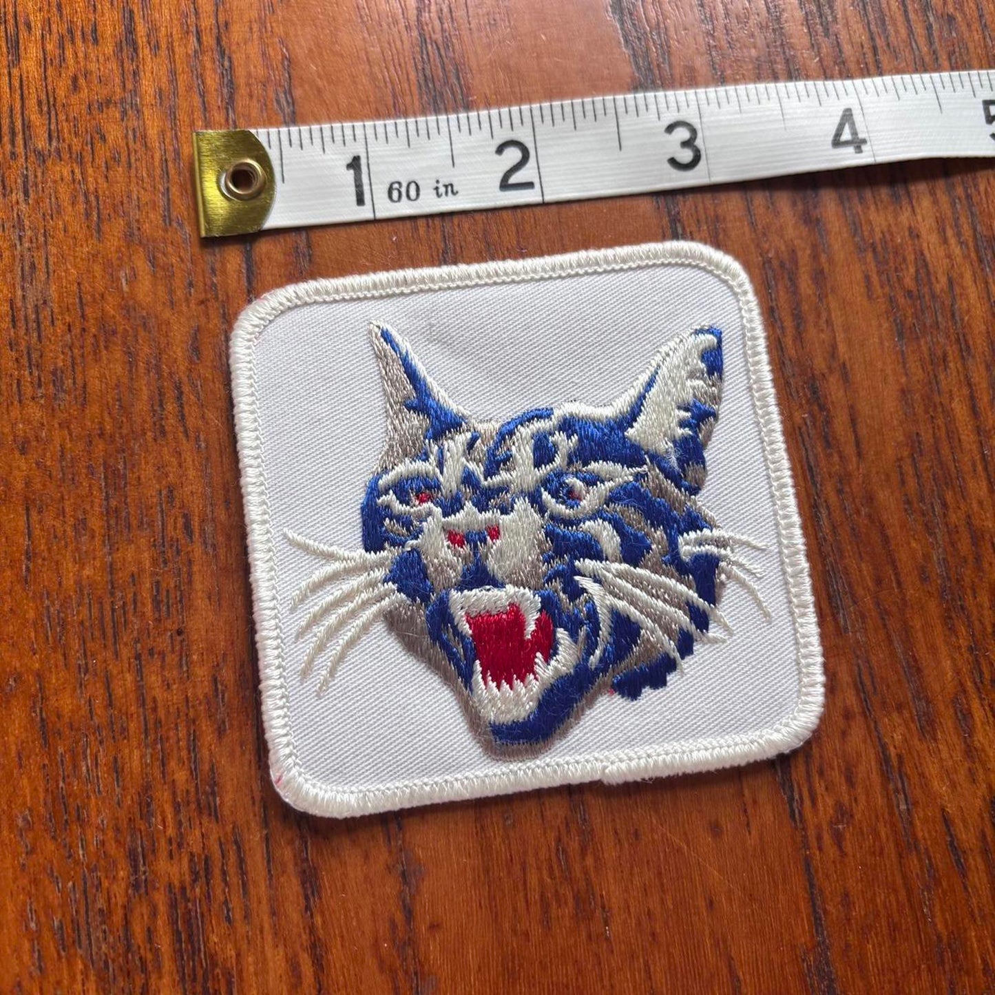 Vintage 90s USA bobcat Lynx nature embroidered patch