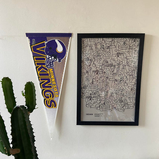 Vintage 90s USA Minnesota Vikings NFL American Football felt pennant