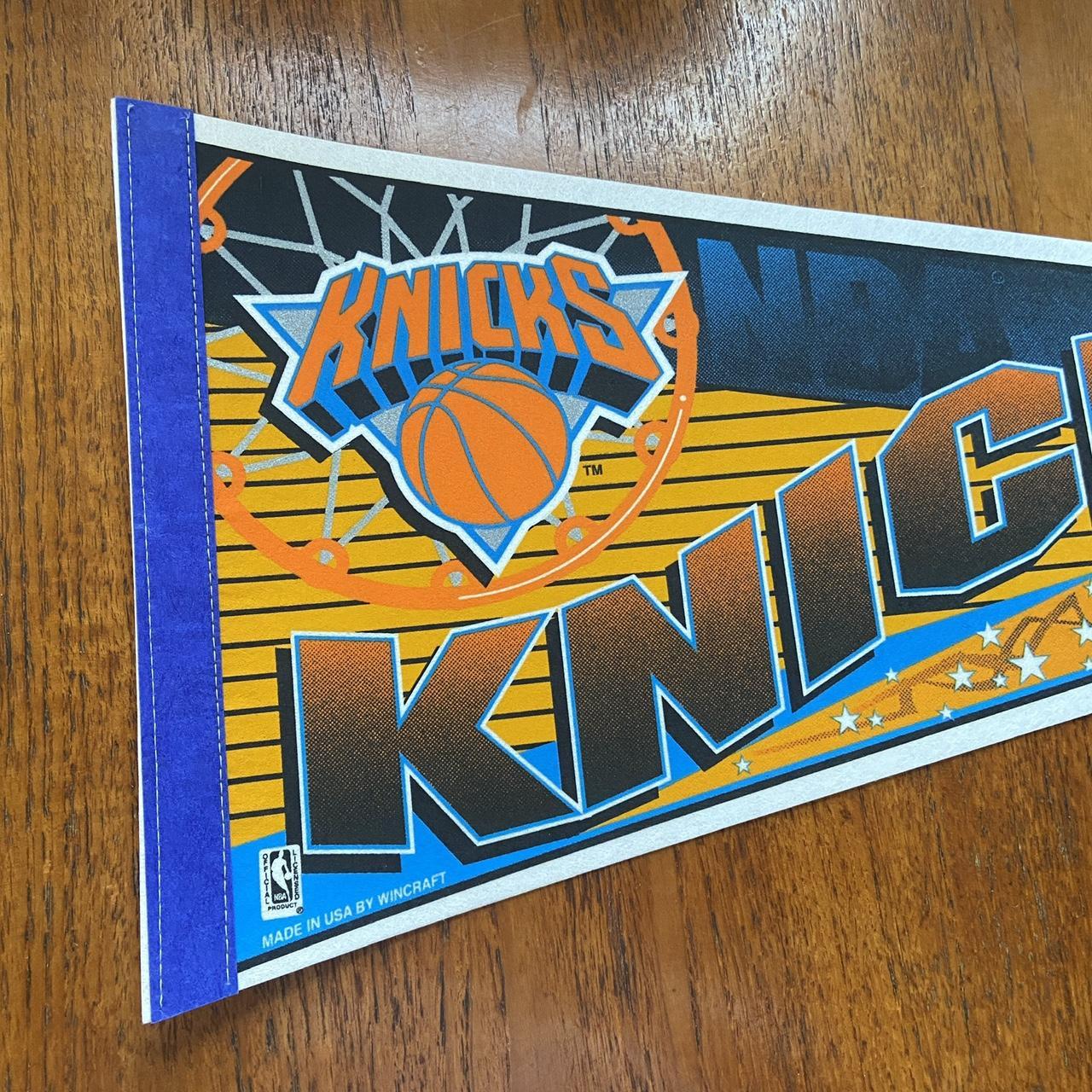 Vintage 90s USA New York Knicks NBA basketball felt pennant