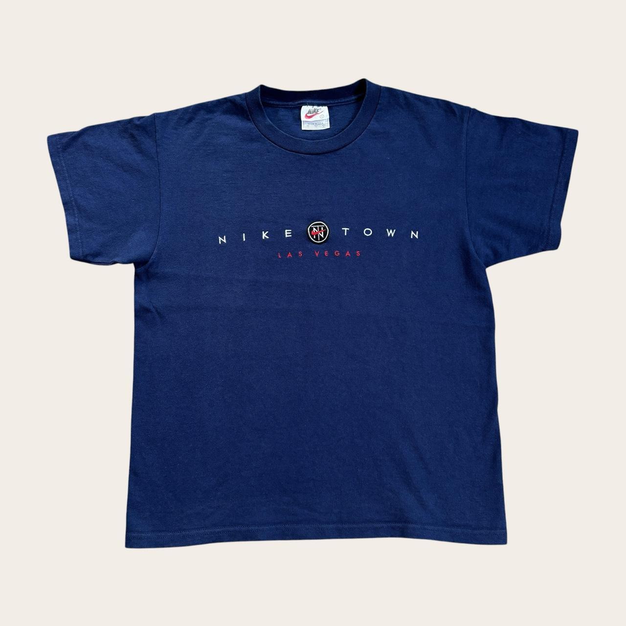 Vintage 90s USA Nike Town Las Vegas department store souvenir t-shirt