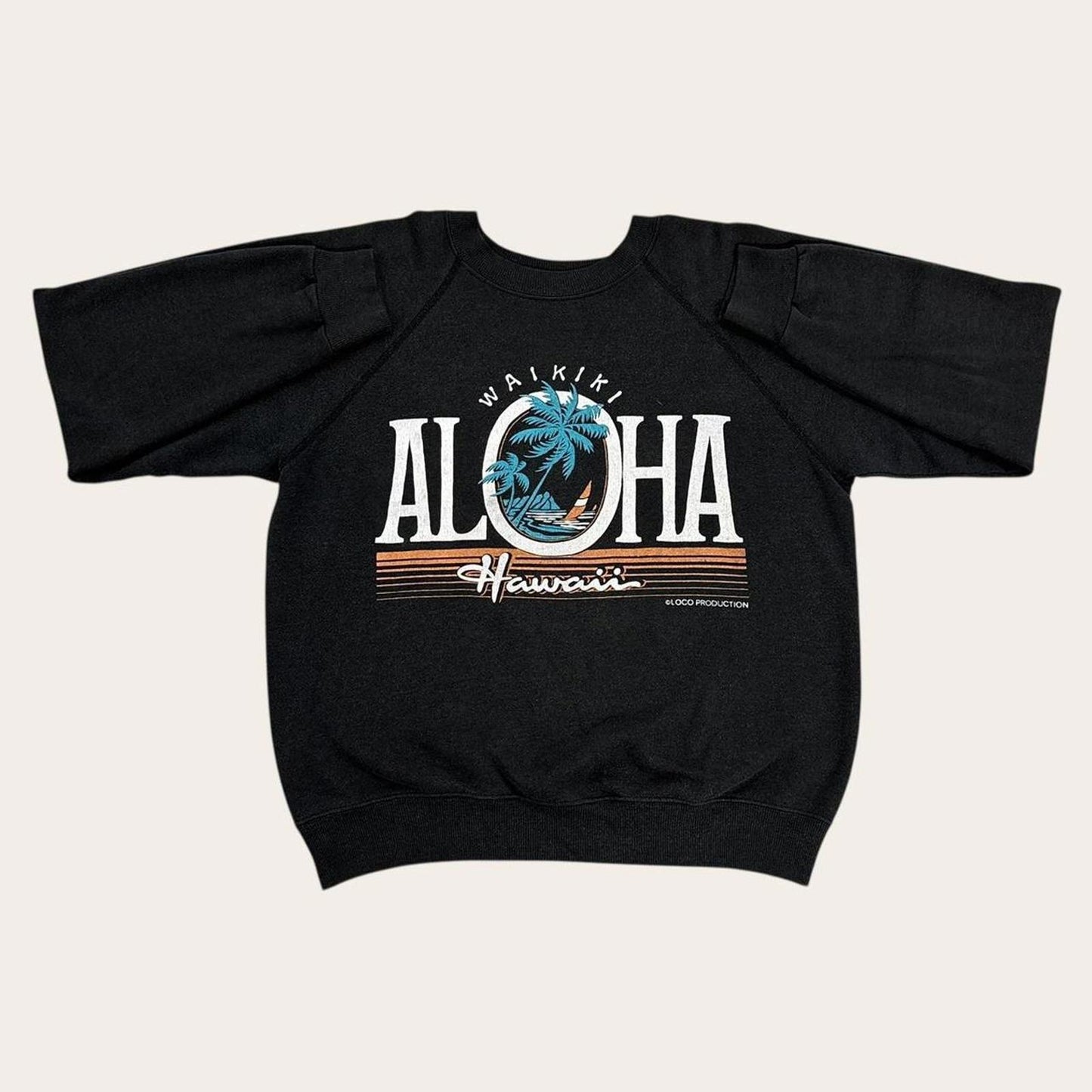 Vintage 90s USA Waikiki island Hawaii Aloha tourist souvenir sweatshirt