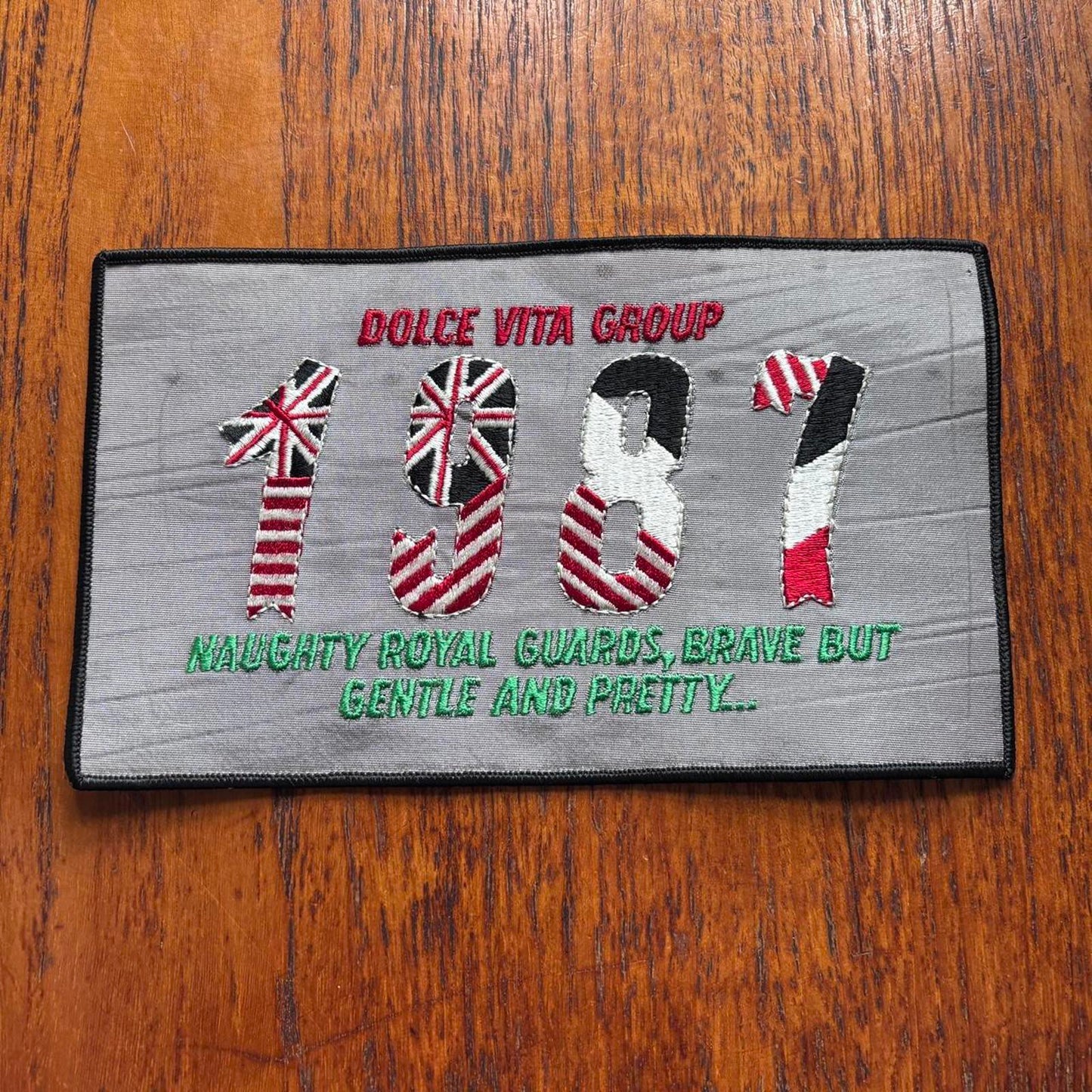 Vintage 80s British Royal Guards army Dolce Vita group large embroidered patch