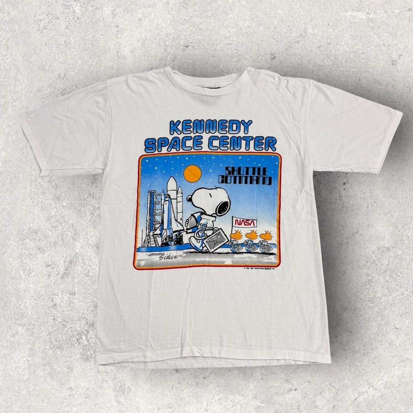 Vintage 80s USA Snoopy Kennedy Space Center NASA Peanuts cartoon graphic t-shirt