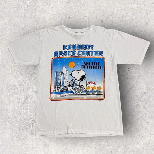 Vintage 80s USA Snoopy Kennedy Space Center NASA Peanuts cartoon graphic t-shirt