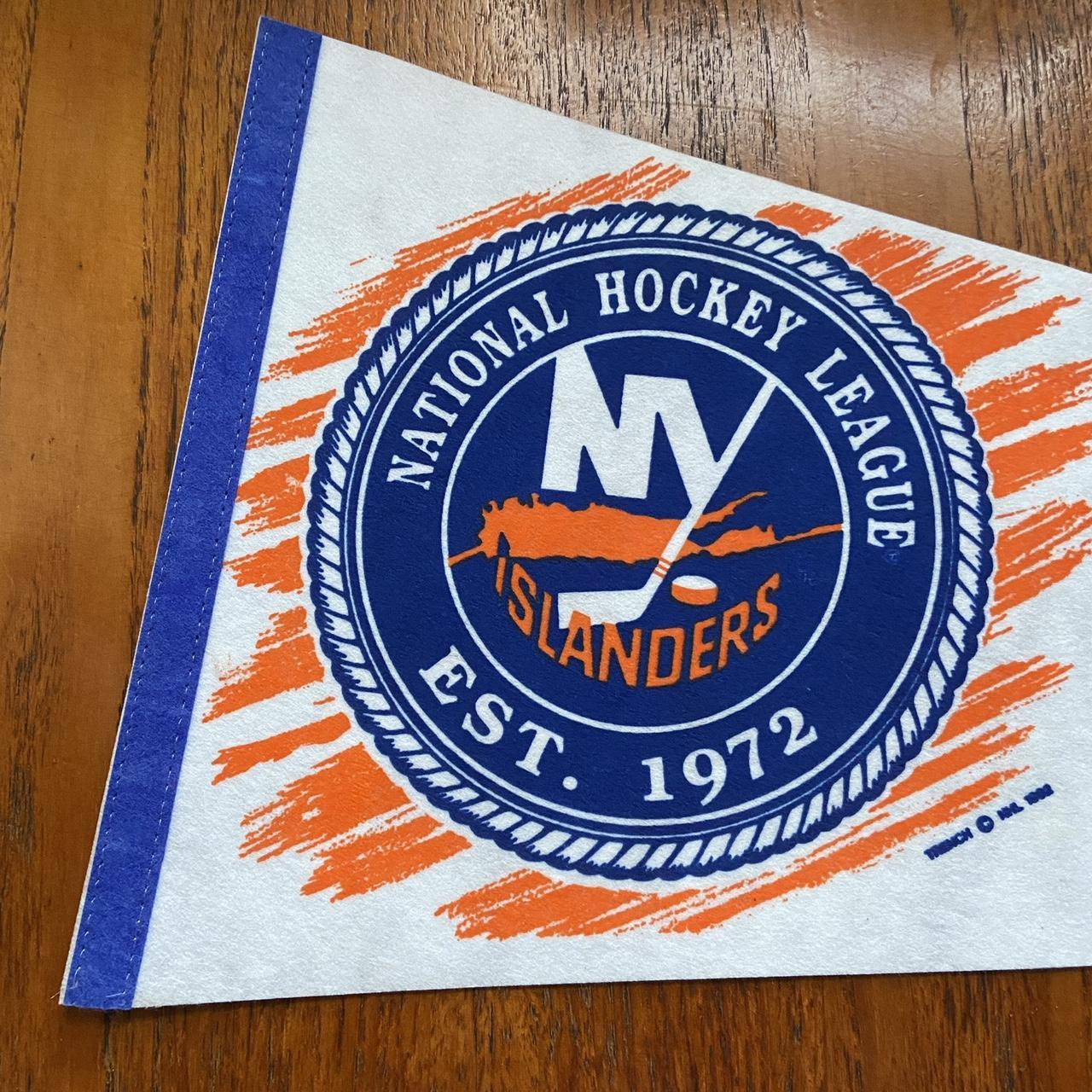 Vintage 90s USA New York Islanders NHL ice hockey felt pennant