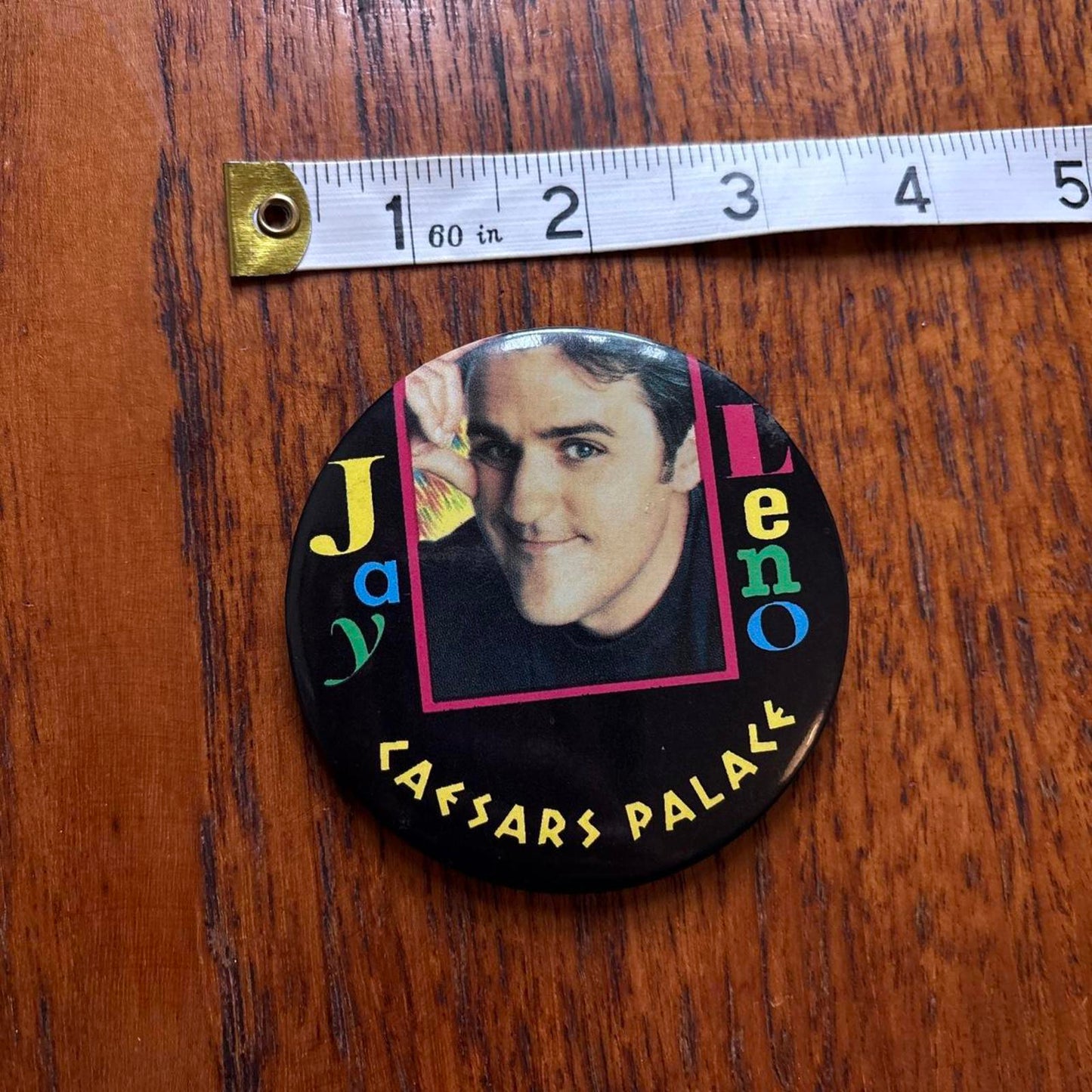 Vintage 90s USA Jay Leno at Caesars Palace casino hotel Las Vegas pin badge