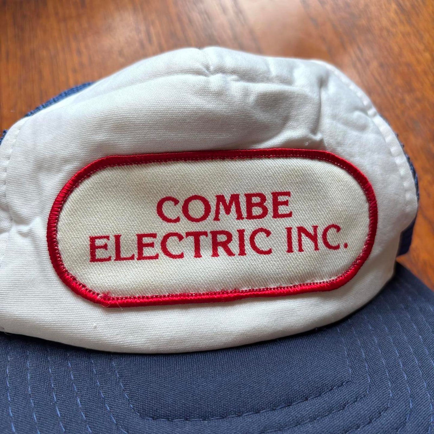 Vintage 90s USA Combe Electrical Inc construction workwear graphic trucker cap
