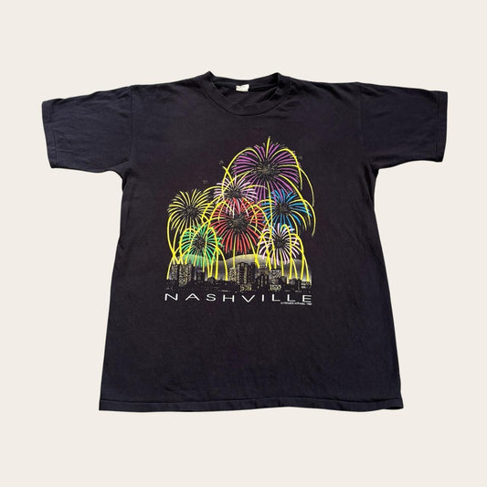 Vintage 80s USA Nashville Tennessee fireworks city skyline souvenir t-shirt
