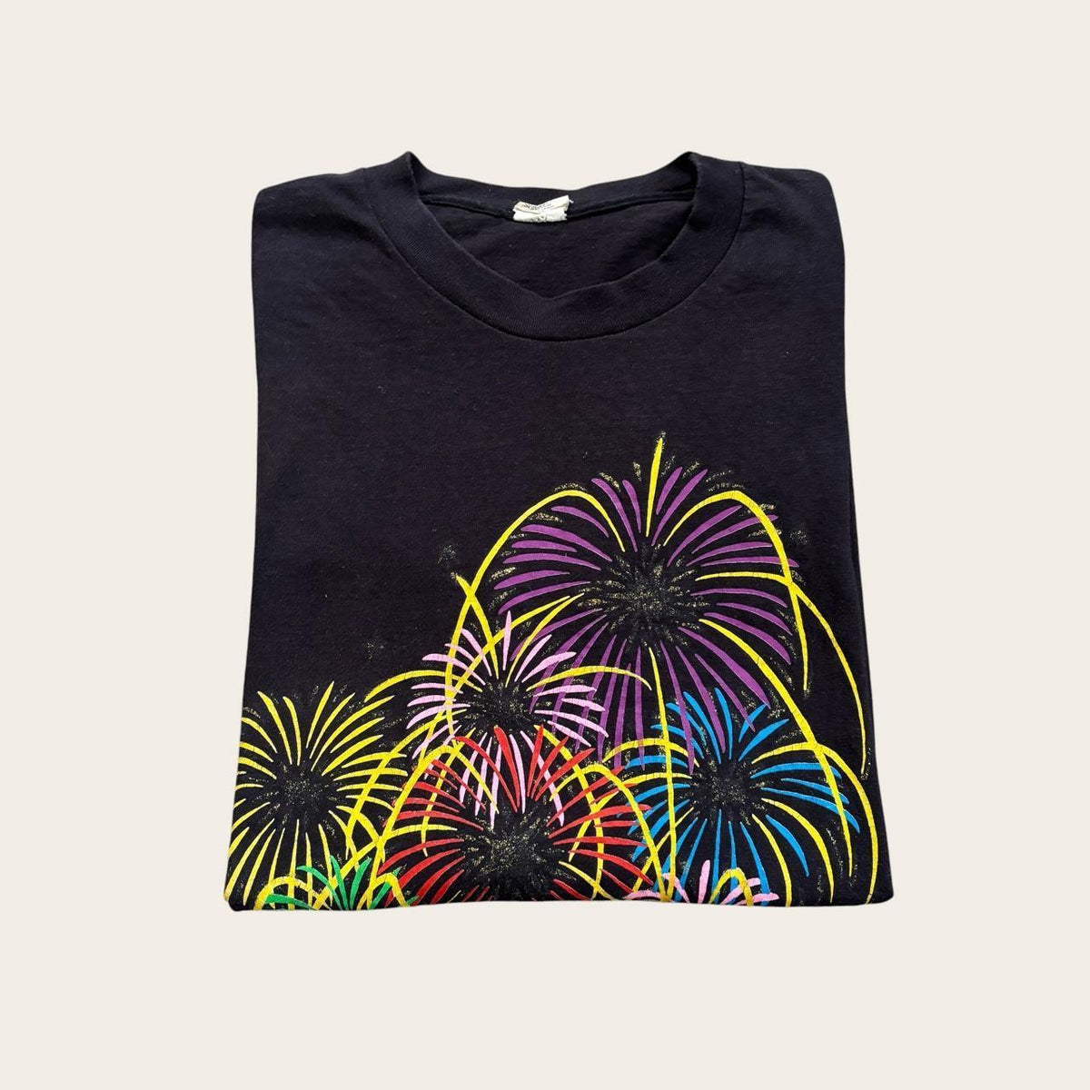 Vintage 80s USA Nashville Tennessee fireworks city skyline souvenir t-shirt