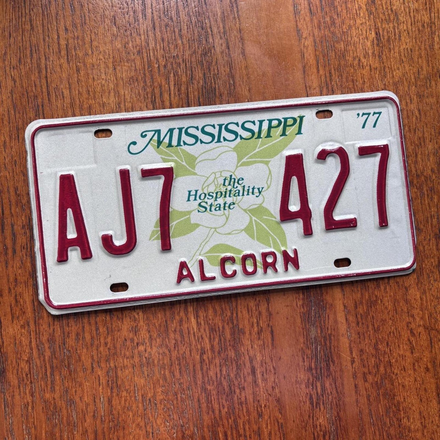 Vintage 70s USA Mississippi hospitality state American license plate