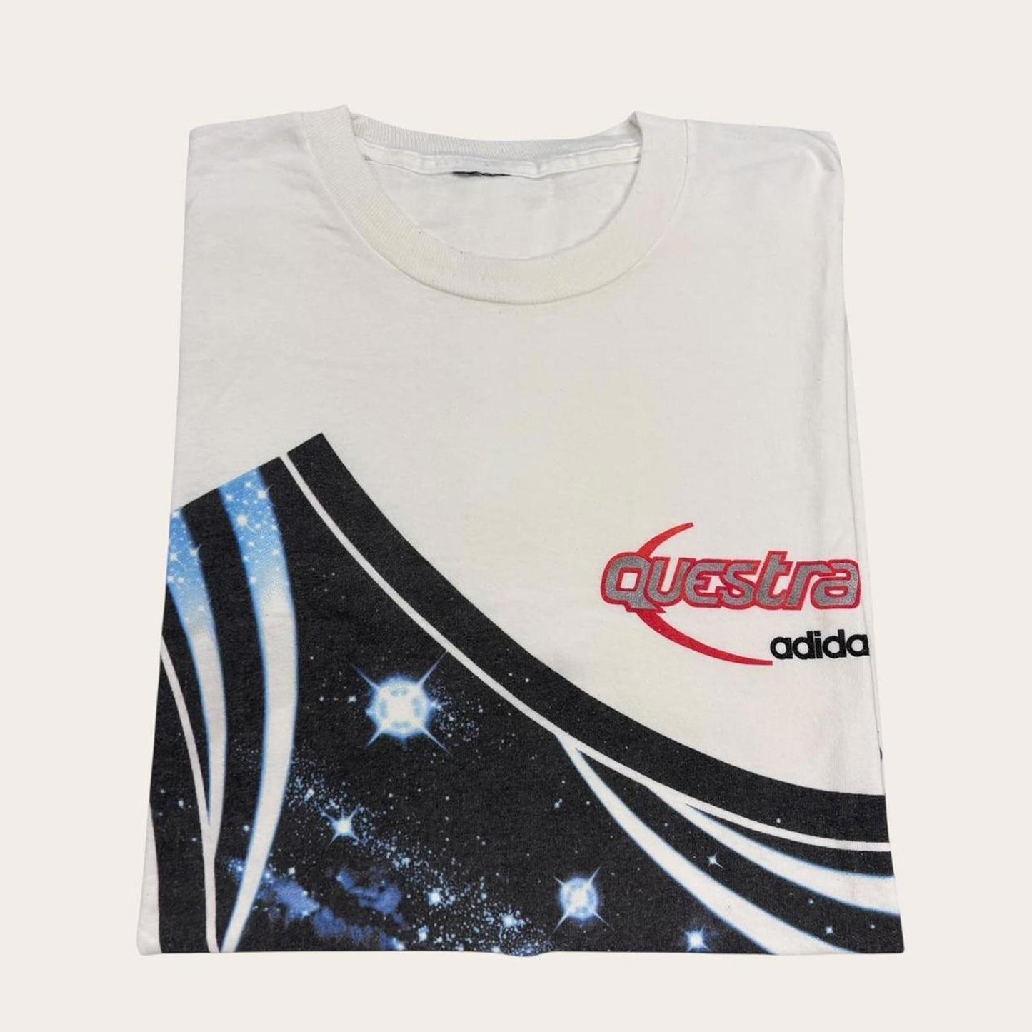 Vintage USA World Cup 94 Adidas Questra official football match ball t-shirt