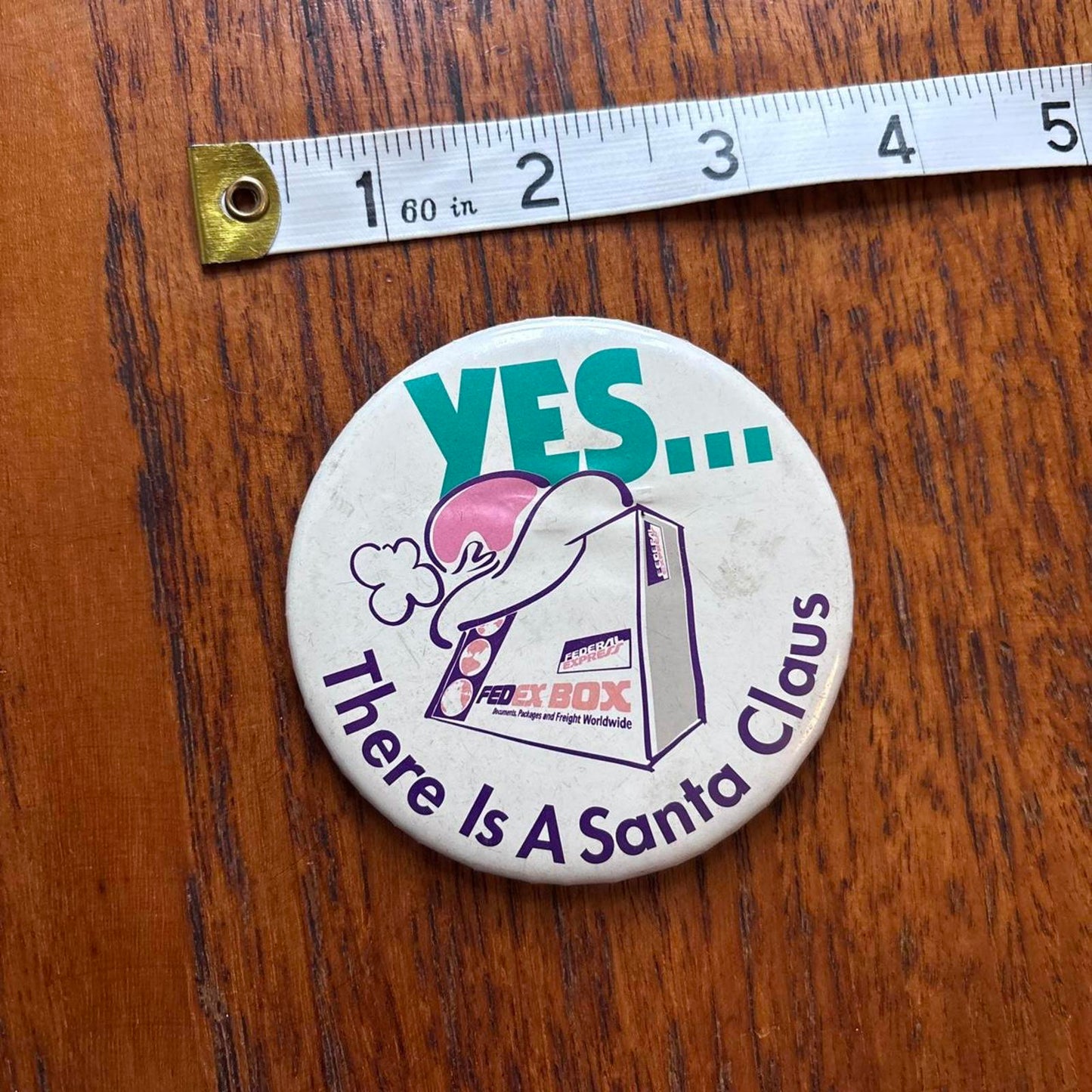 Vintage 90s USA Fed Ex Santa Claus logistics shipping pin badge