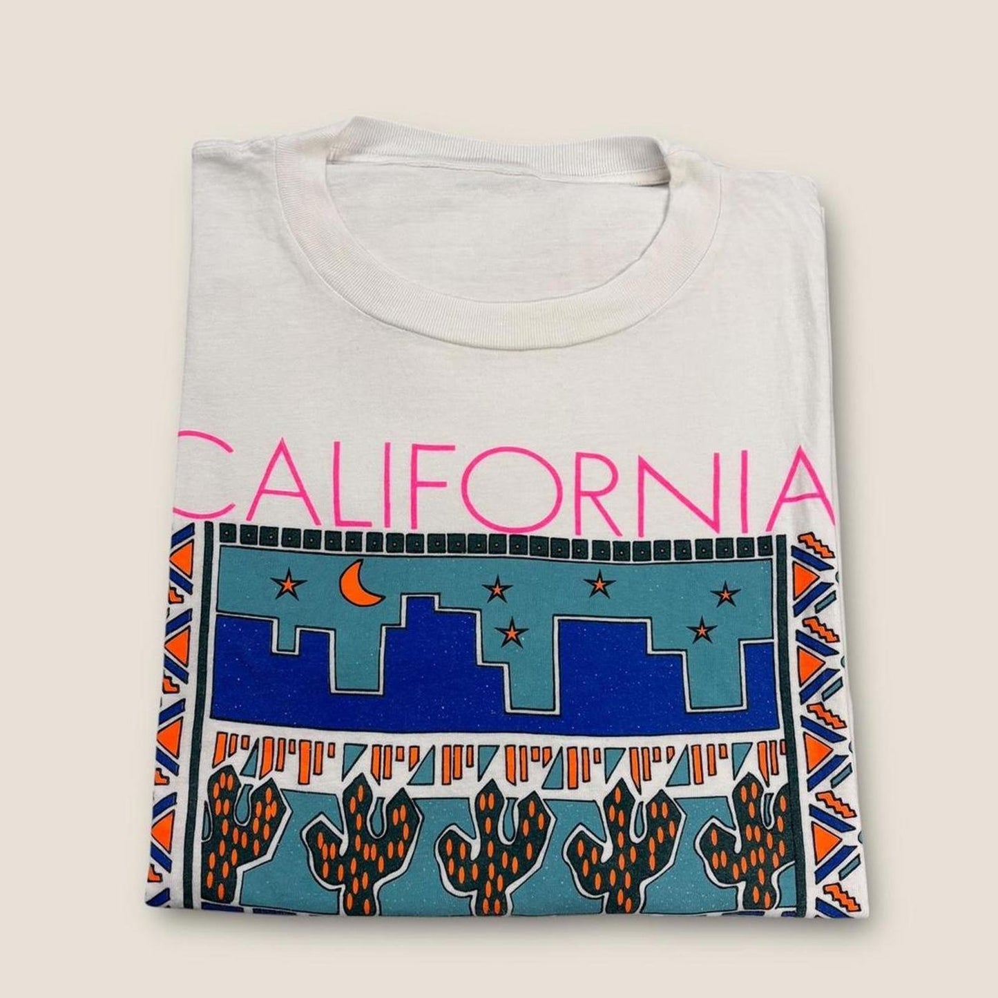 Vintage 90s USA California neon abstract artwork souvenir tourist t-shirt