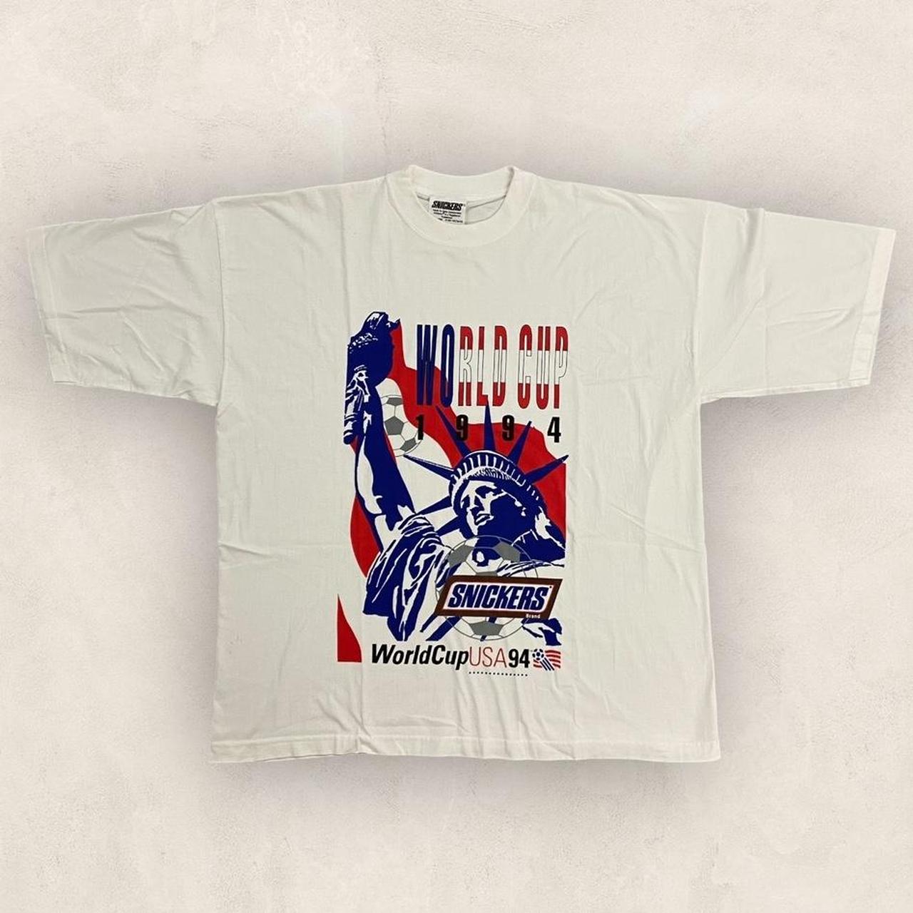 Vintage 90s USA World Cup 94 football tournament Snickers Statue of Liberty graphic t-shirt