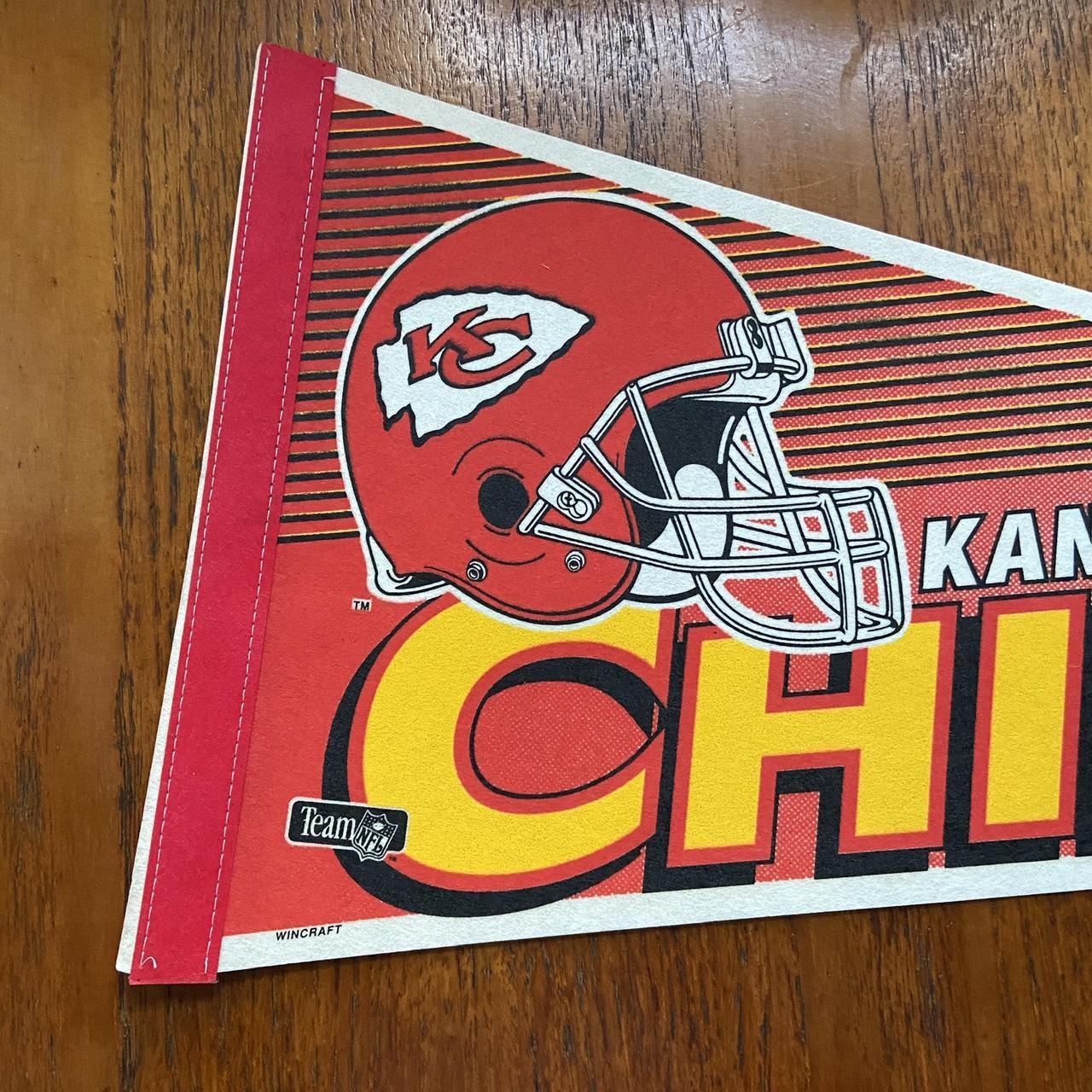 Vintage 90s USA Kansas City Chiefs NFL American Football felt pennant