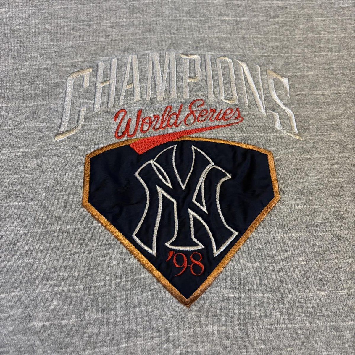 Vintage 90s USA New York Yankees MLB baseball embroidered sweatshirt