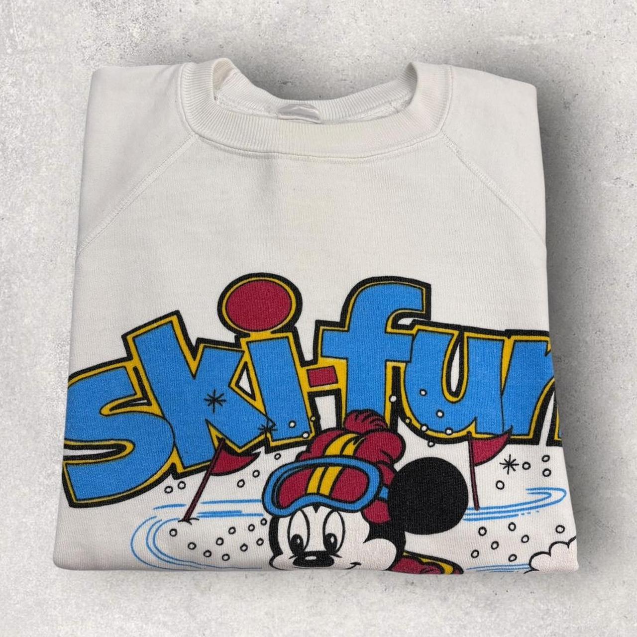Vintage 90s USA Disney Mickey Mouse skiing snow sport graphic sweatshirt