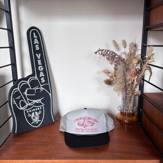 Vintage 90s USA Ed’s auto parts and repairs automobile motor graphic trucker cap