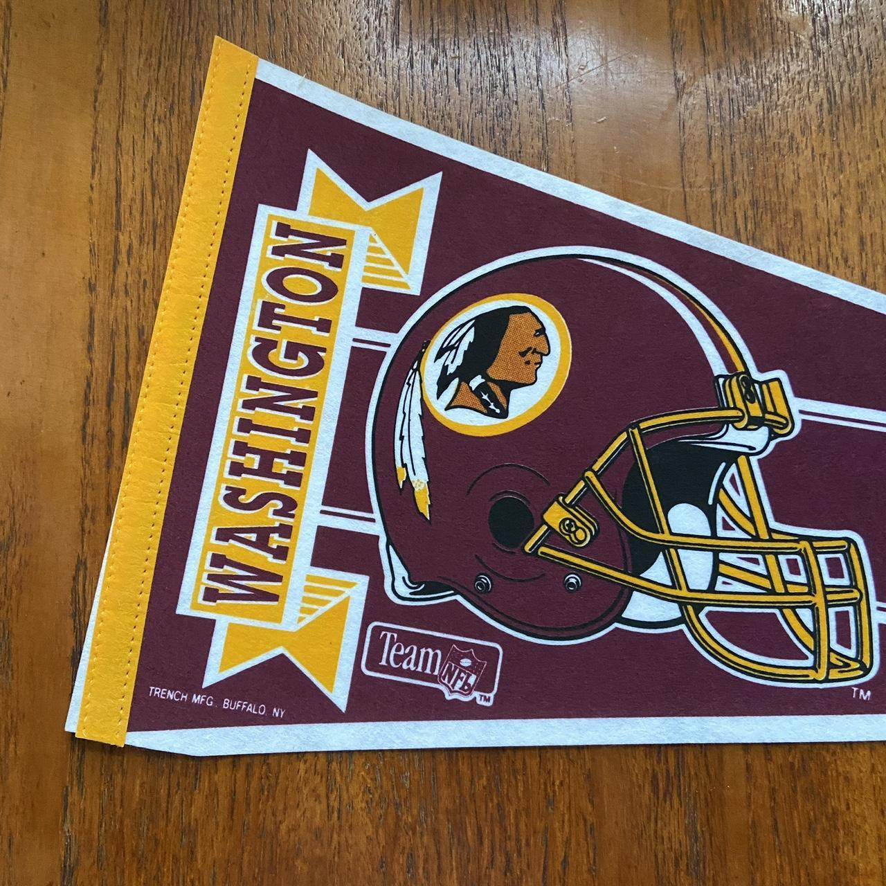 Vintage 90s USA Washington Redskins NFL American Football felt pennant