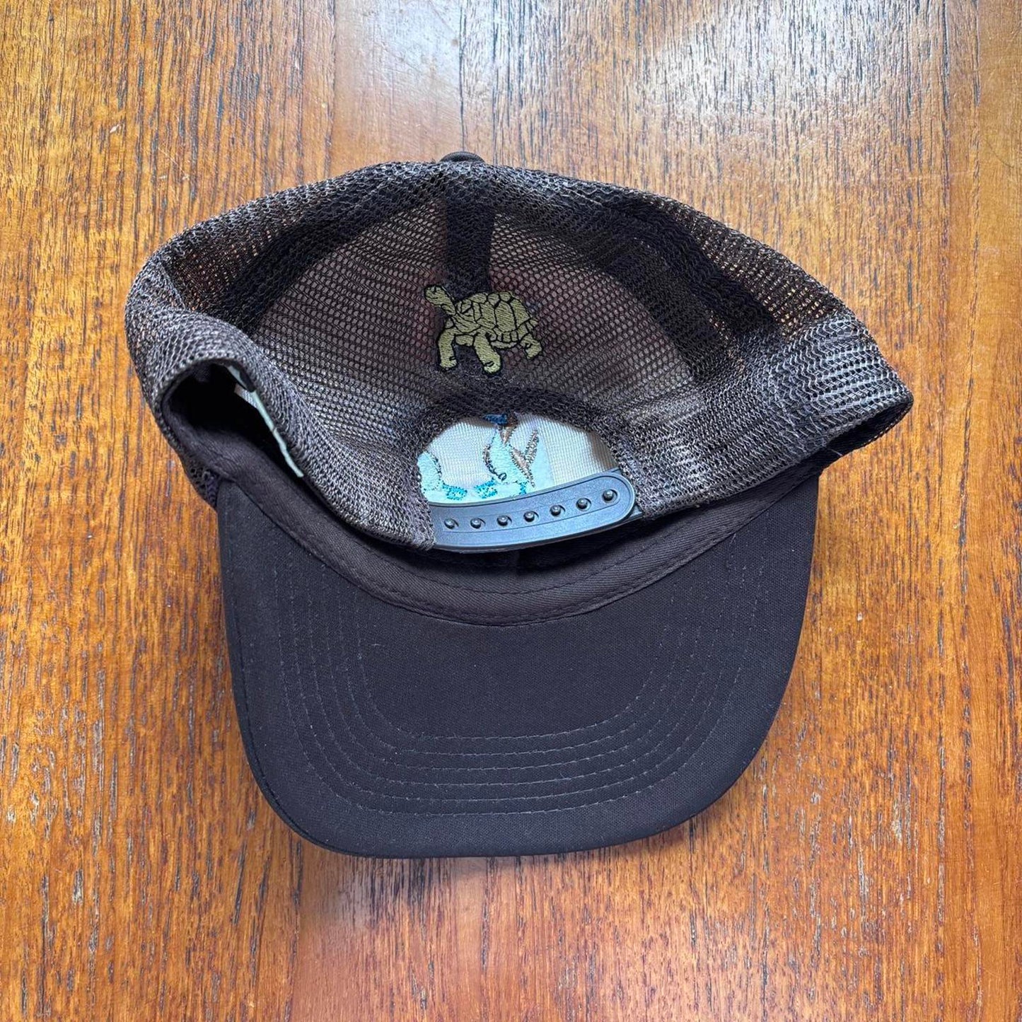 Vintage Y2K Galápagos Islands Ecuador nature wildlife souvenir trucker cap