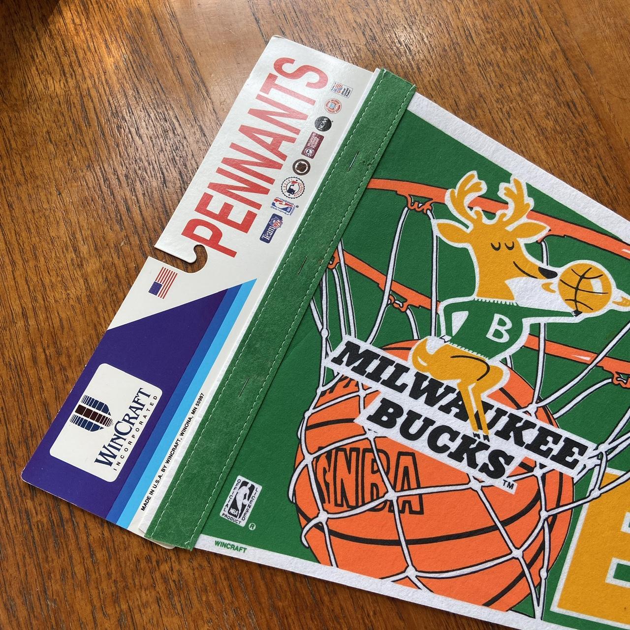 Vintage 90s USA Milwaukee Bucks basketball NBA pennant