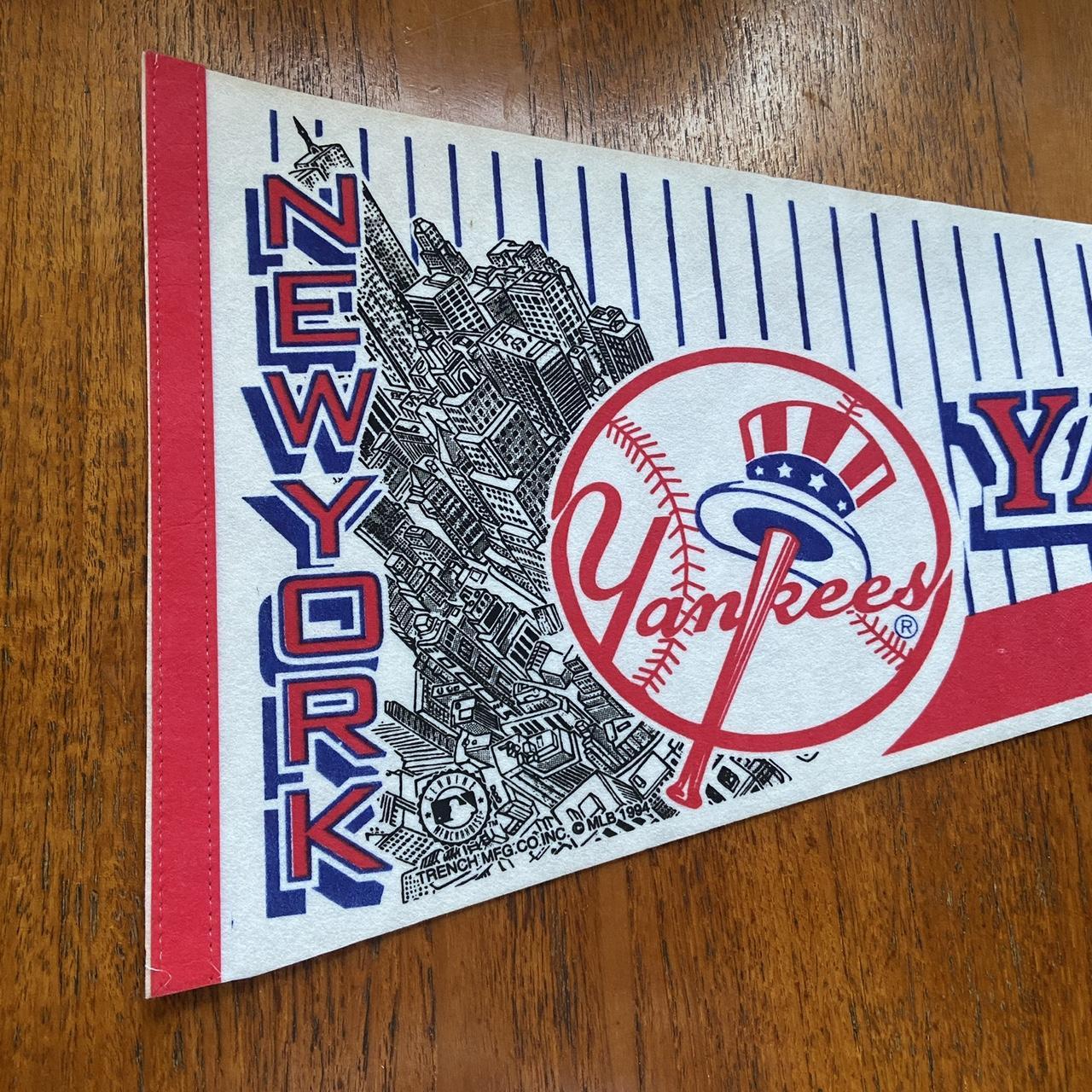 Vintage 90s USA New York Yankees Major League Baseball MLB felt pennant