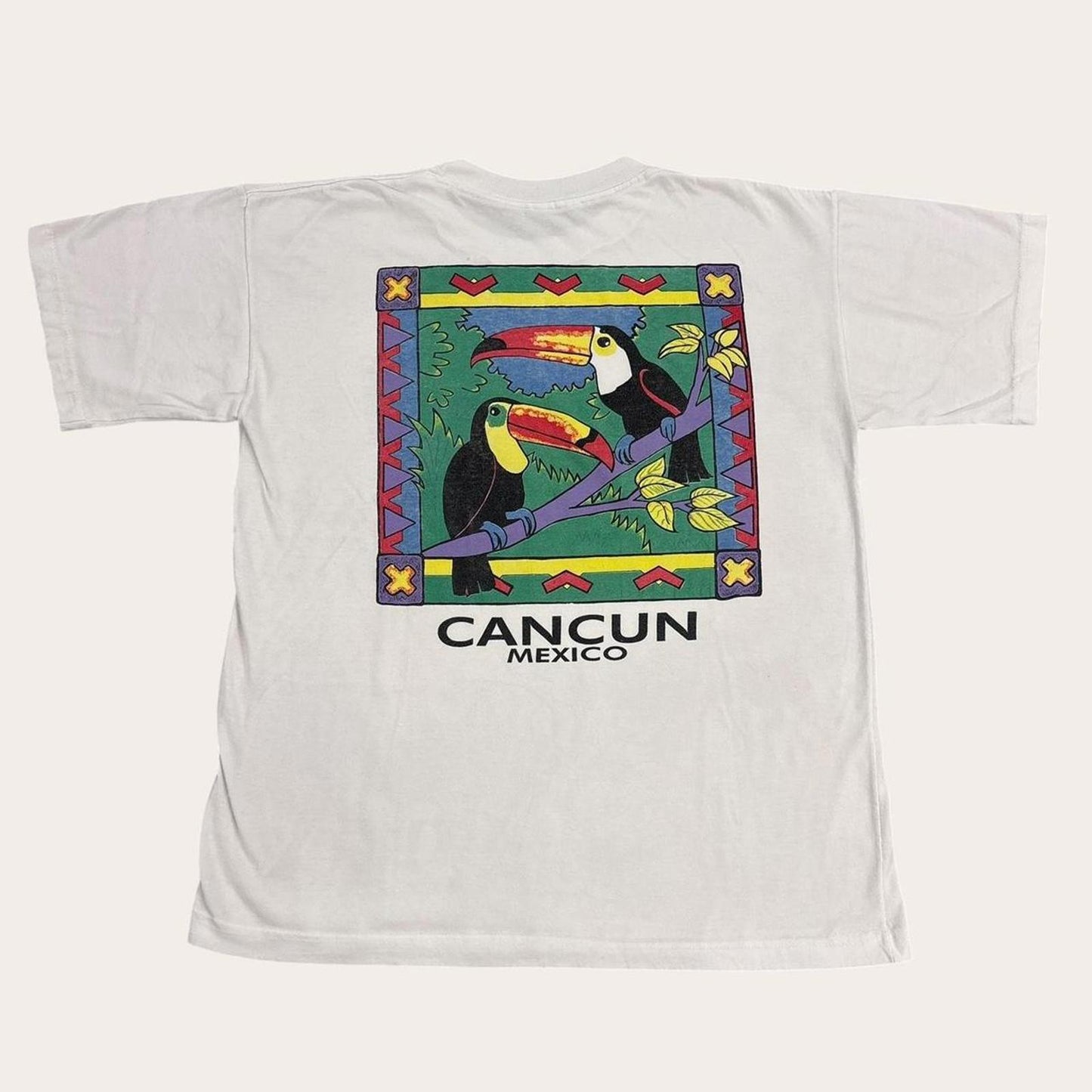Vintage 90s Cancun Mexico tropical wildlife nature toucans souvenir t-shirt