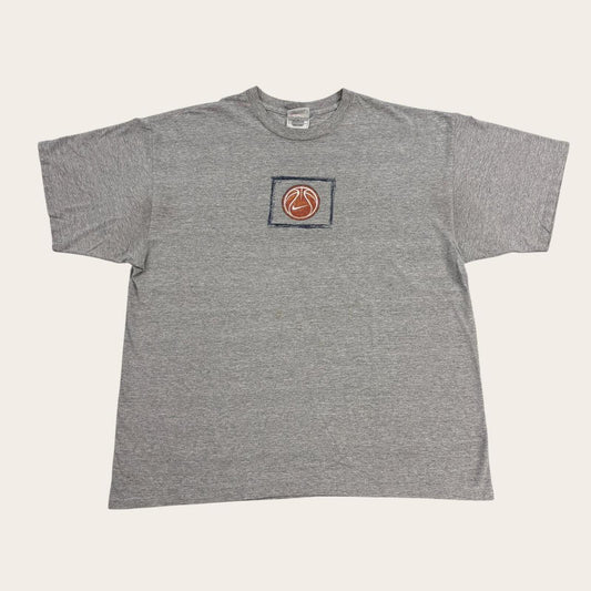Vintage Y2K Nike basketball graphic t-shirt