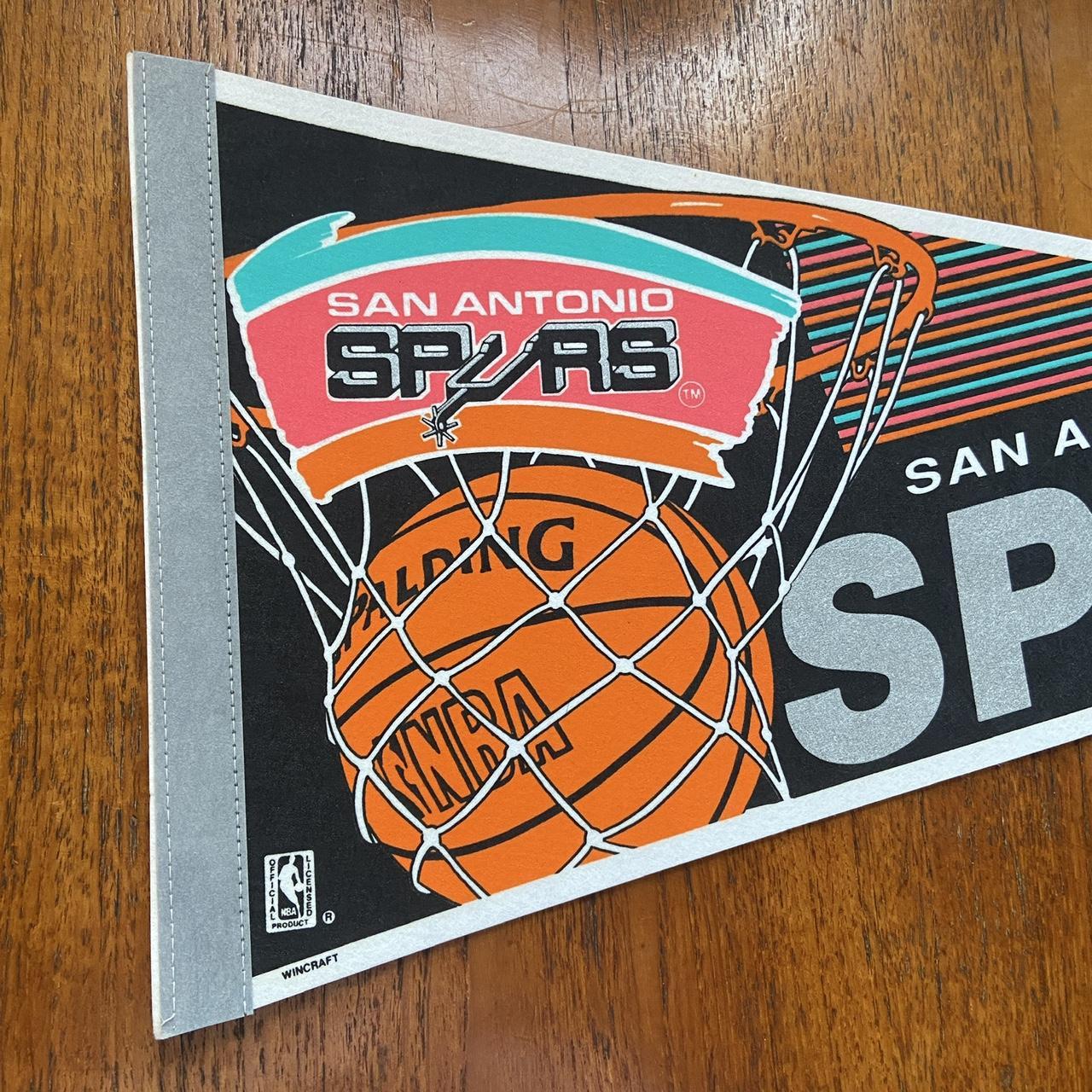 Vintage 90s USA San Antonio Spurs NBA basketball felt pennant